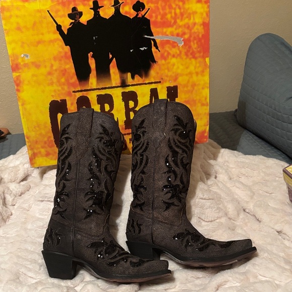 Corral Women's Black Embroidered Heeled Boots - Picture 1 of 1